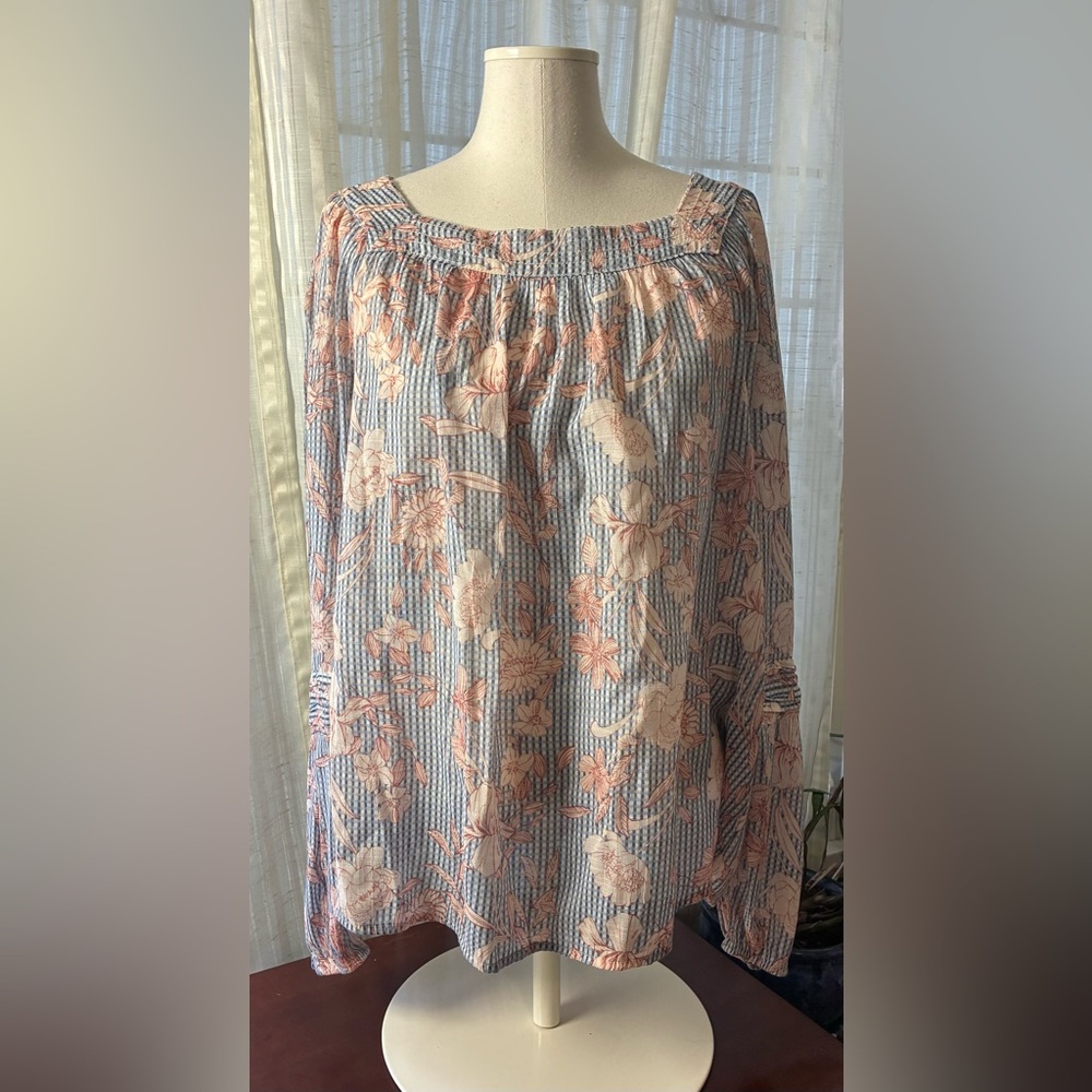 LC Lauren Conrad Blue and Pink Floral Peasant Blouse - Picture 2 of 7